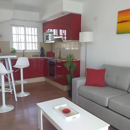 Duplex -the Sunny Hut - Swimming Pool - Free Wifi & Ac- Marinas Apartment *